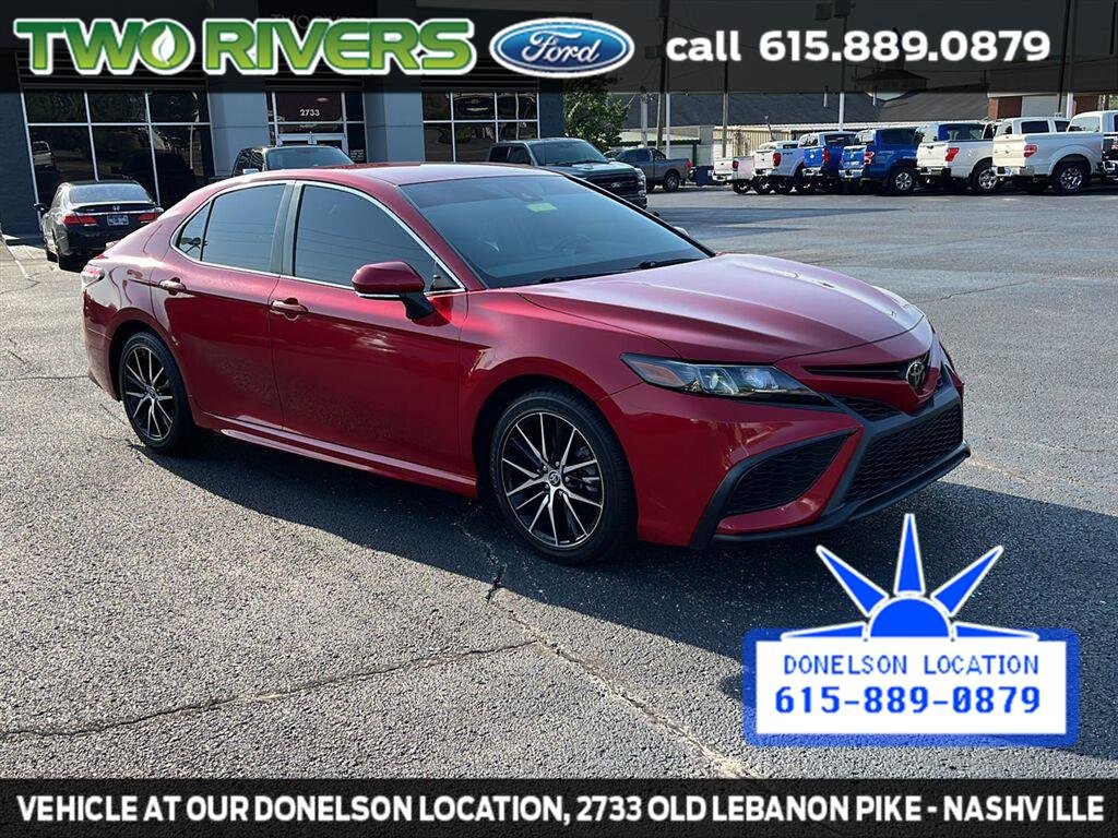 Used 2022 Supersonic Red Toyota SE image 2