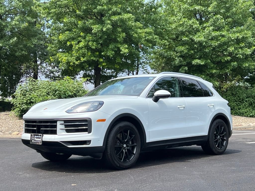 2024 Porsche Cayenne -'s photo