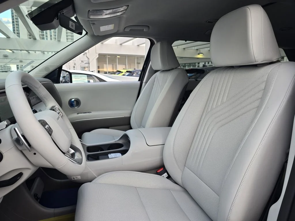 New 2026 White Hyundai Blue SEL image 16