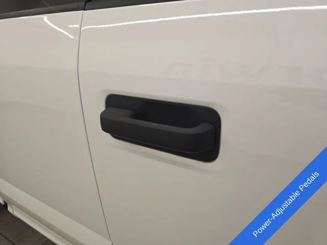 Used 2015 Oxford White Ford XLT image 9
