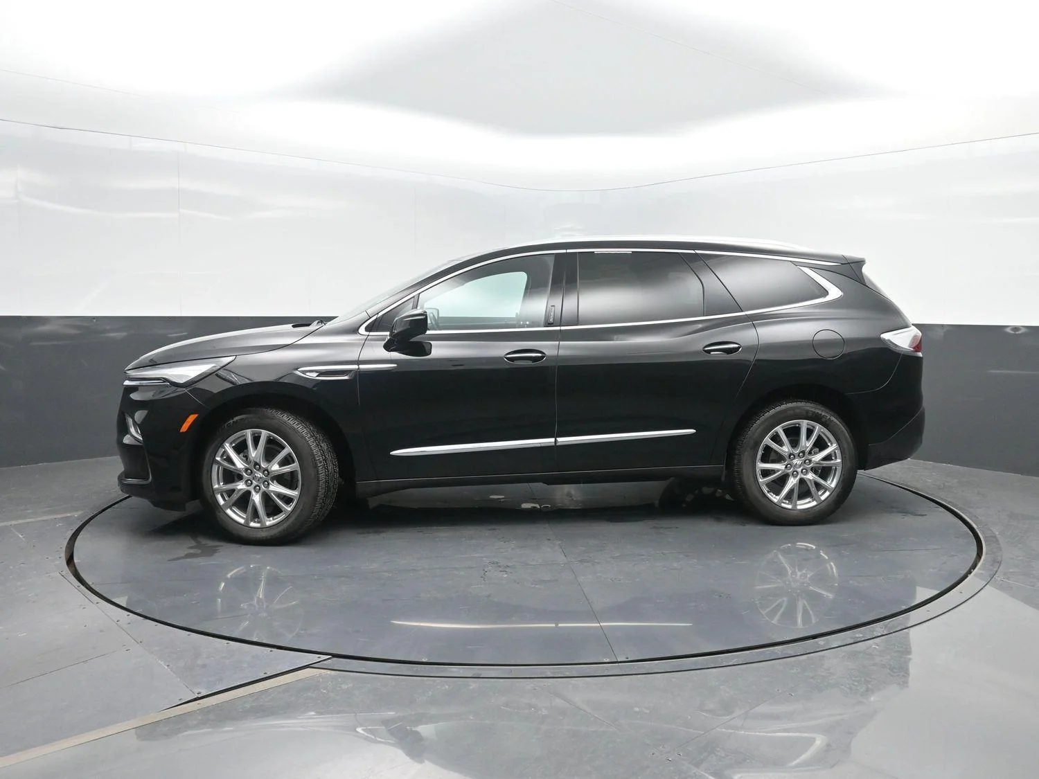 2024 Buick Enclave Essence AWD's photo