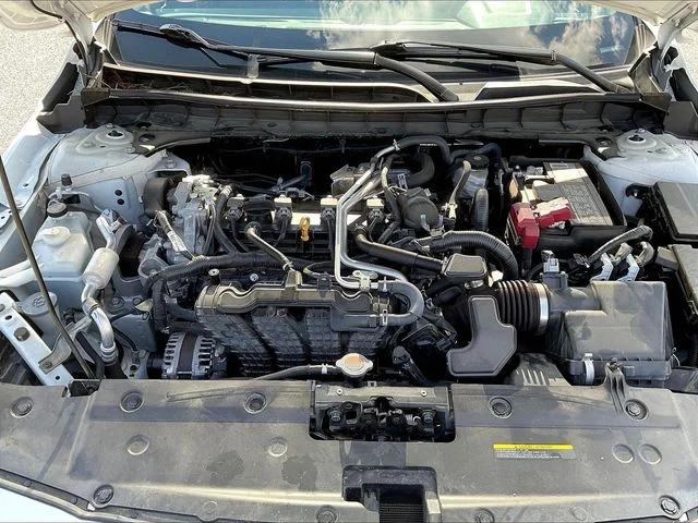 Used 2025 White Nissan 2.5 SV image 29