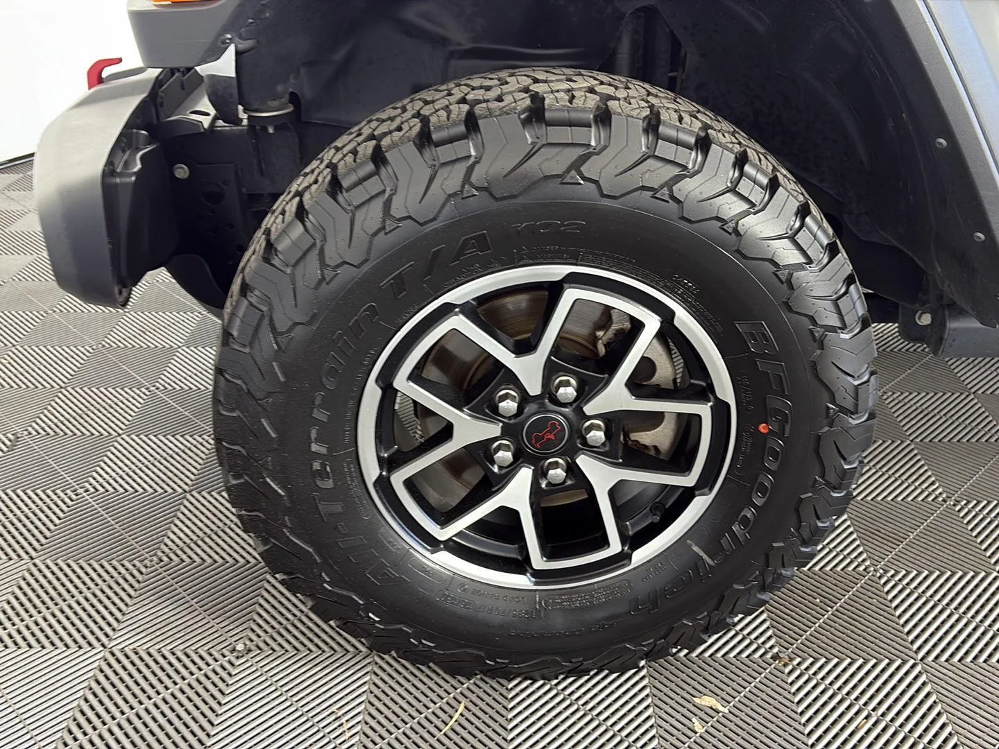 Used 2024 Bright White Clearcoat Jeep Rubicon image 15