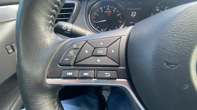 Used 2018 Silver Nissan SV image 19