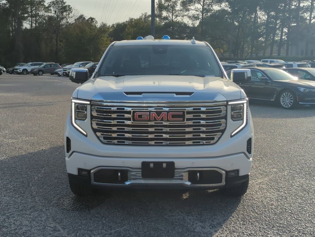 Used 2023 White GMC Denali image 10