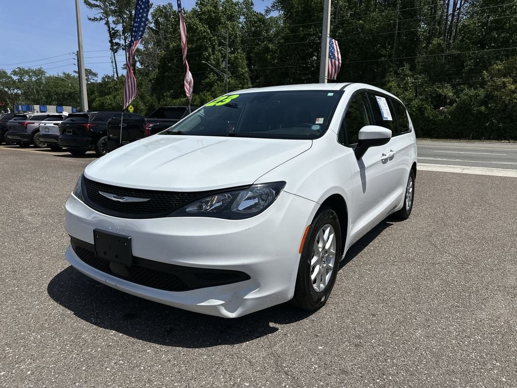 Used 2023 White Chrysler LX image 12