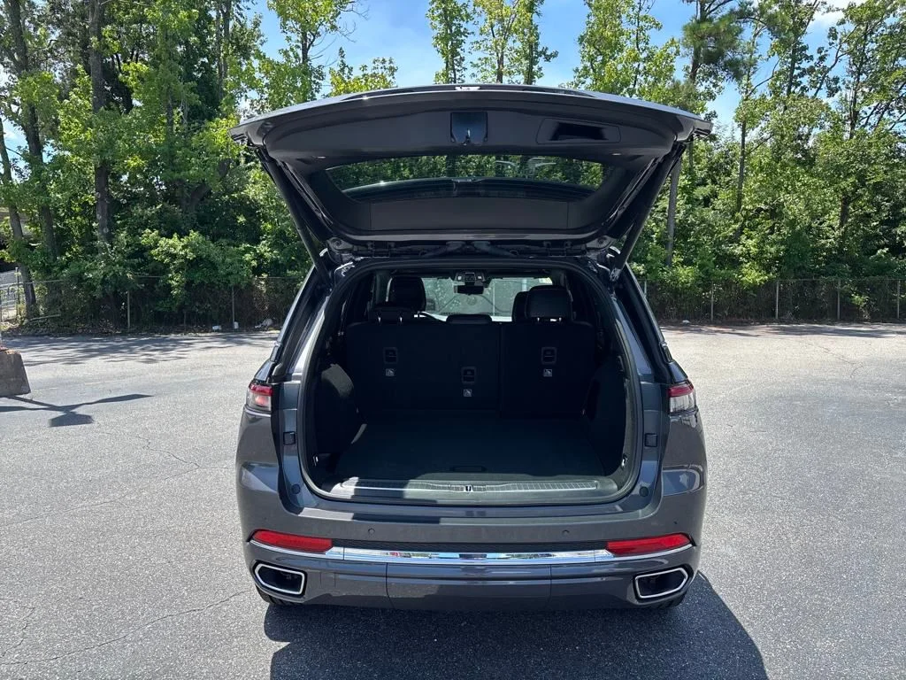 2025 Jeep Grand Cherokee Overland - Photo 6