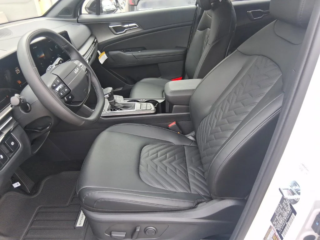 Used 2026 White Kia X-Line image 15