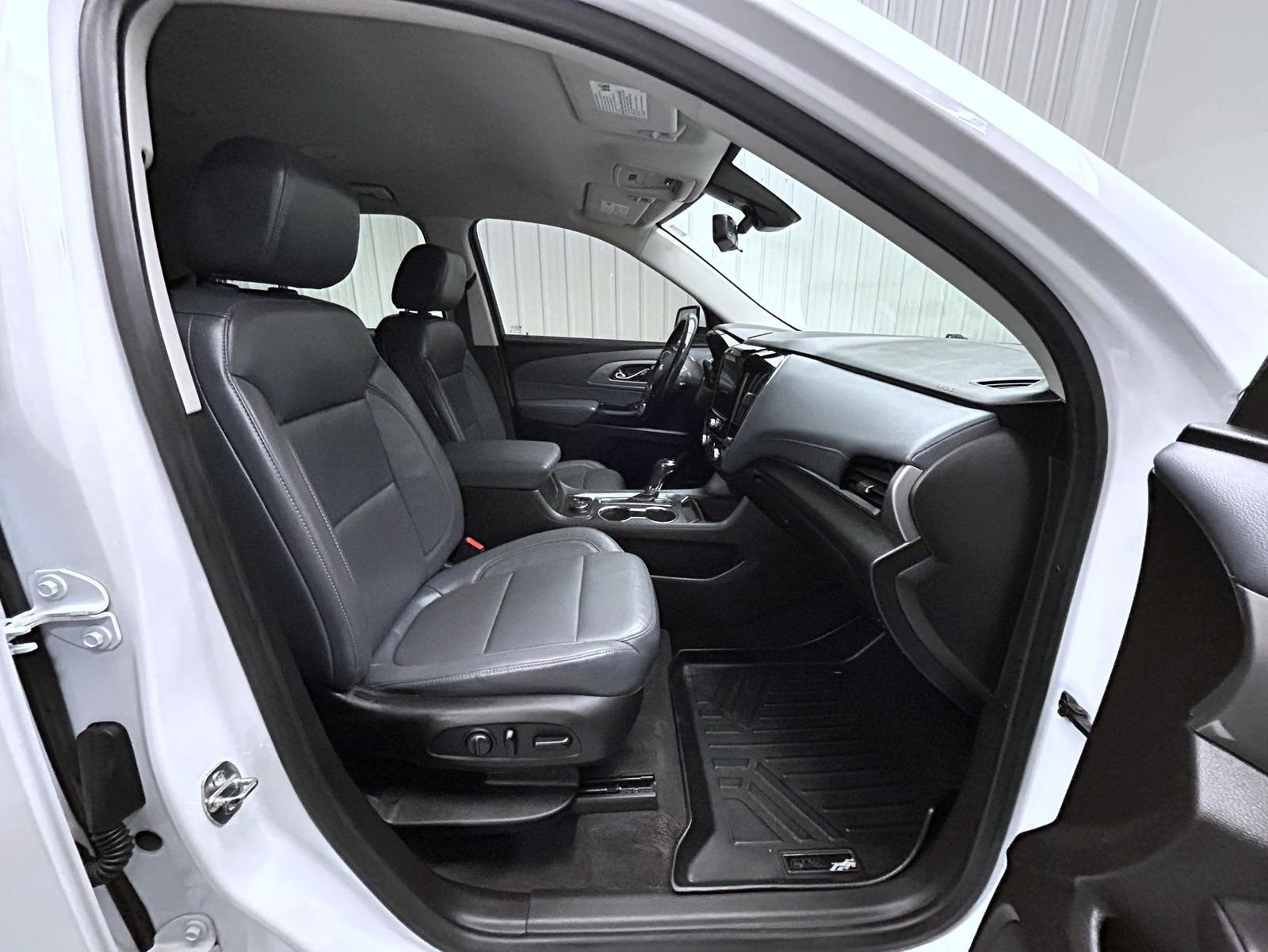 Used 2019 White Chevrolet 3LT image 15
