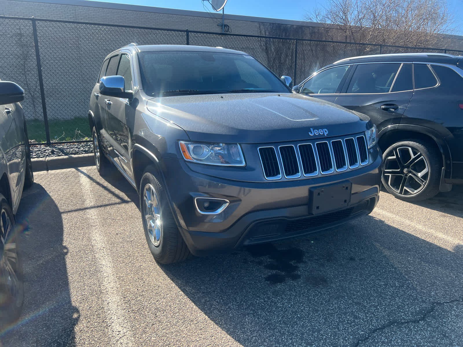 Used 2015 Jeep Grand Cherokee Laredo E with VIN 1C4RJFAG1FC112476 for sale in Minneapolis, MN