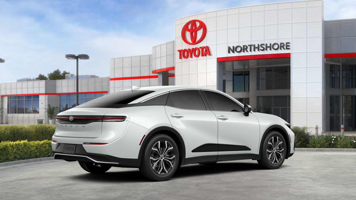 New 2026 Oxygen White Toyota XLE image 17