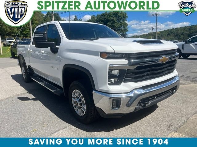 Used 2025 White Chevrolet LT image 1