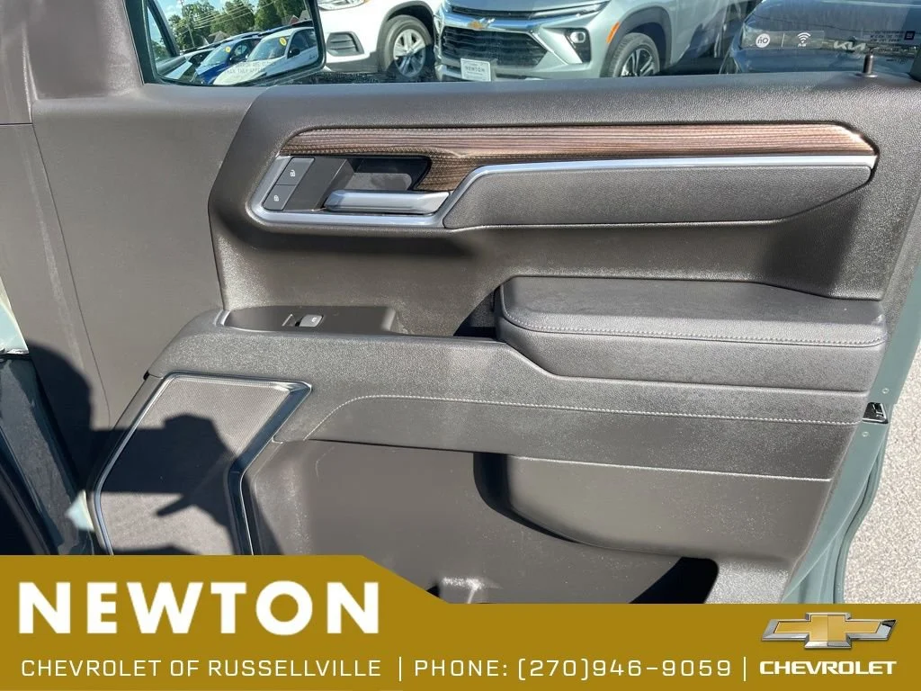 Used 2025 Cypress Gray Chevrolet LT image 24