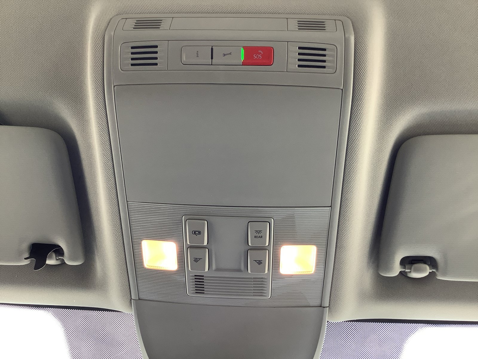 New 2027 Platinum Gray Metallic Volkswagen S image 18