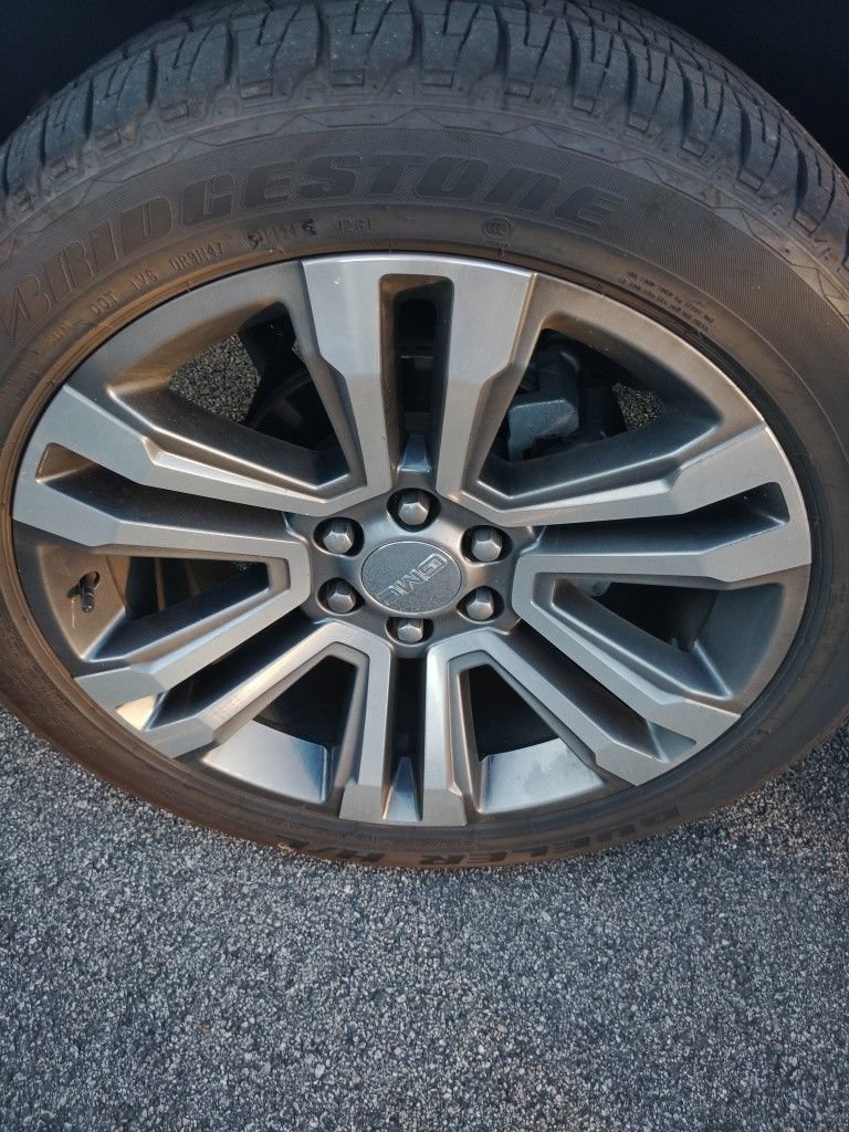 Used 2018 QUICKSILVER METALLIC GMC Denali image 10