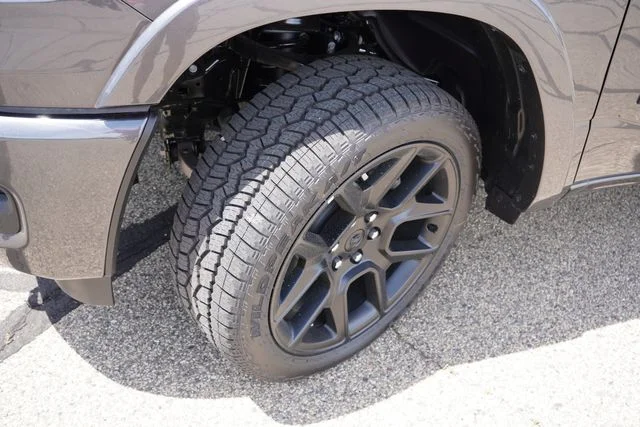 New 2026 Granite Crystal Metallic Clear-Coat Exterior Paint RAM Laramie image 9