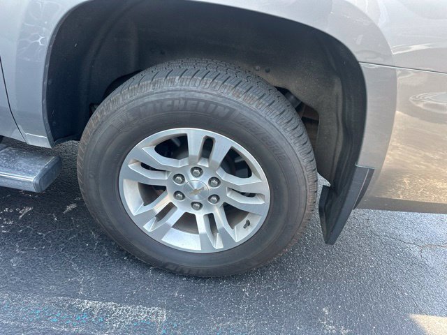 Used 2018 PEPPERDUST METALLIC Chevrolet LT image 25