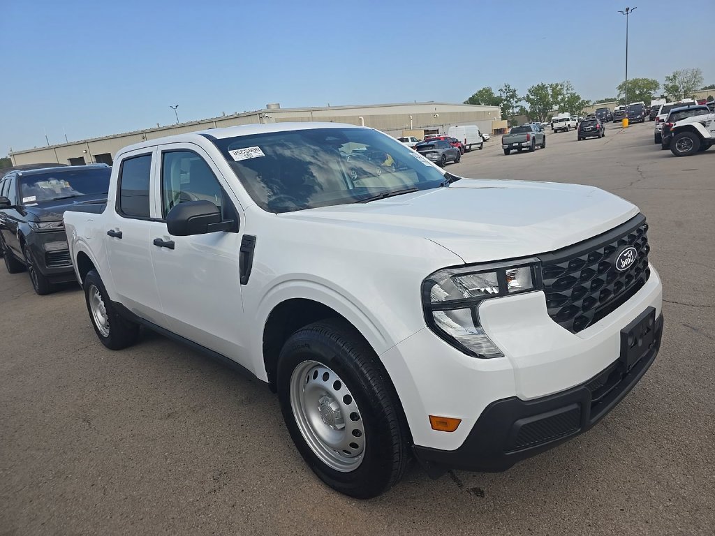 Used 2025 White Ford XL image 1