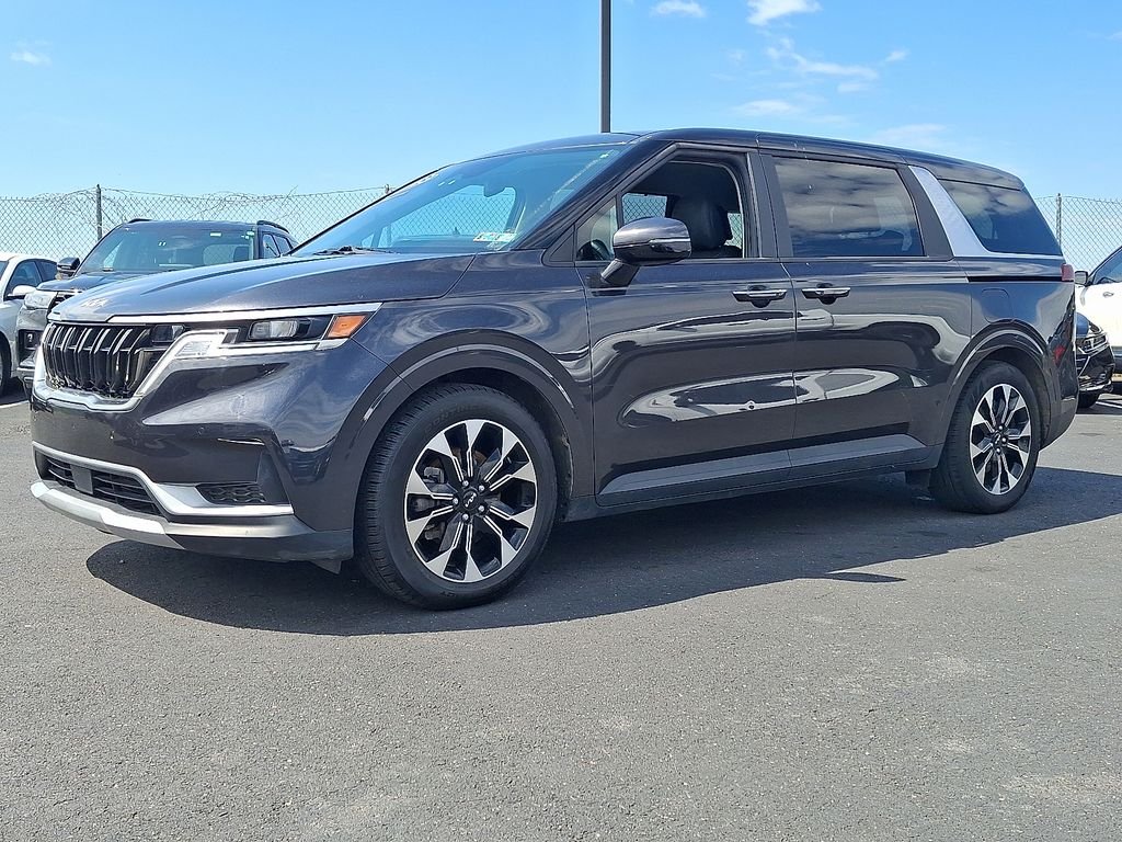 Certified Used 2023 Gray Kia EX image 3