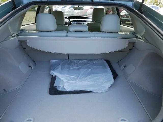 Used 2012 Pearl Toyota Three image 10