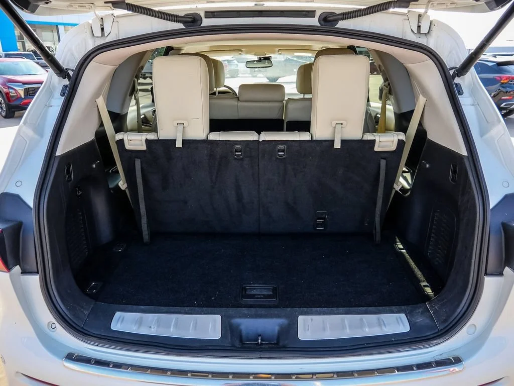 Used 2015 White INFINITI NA image 12