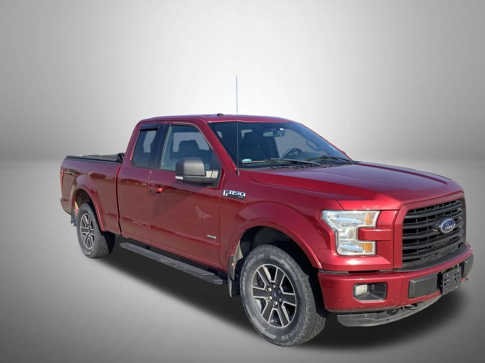 Used 2016 Red Ford XLT image 2