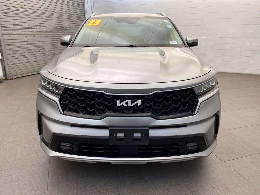 Used 2023 Gray Kia EX image 4