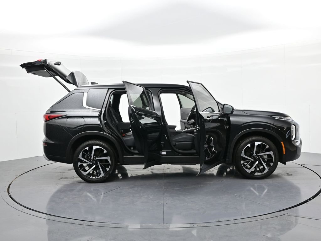 New 2025 Black Mitsubishi SE image 20