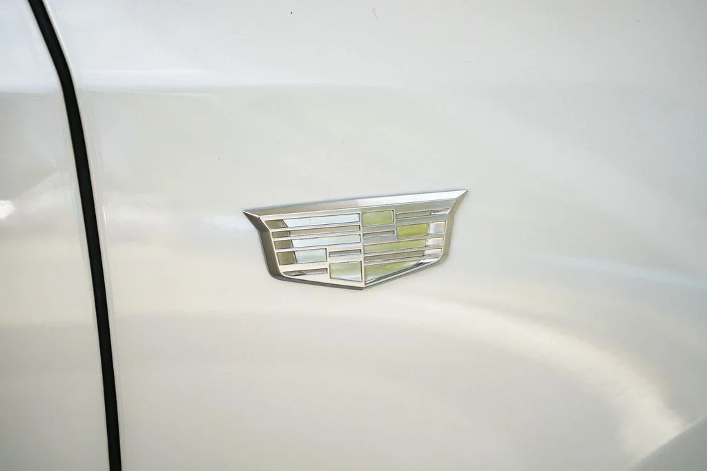 Used 2019 White Cadillac Sport image 8