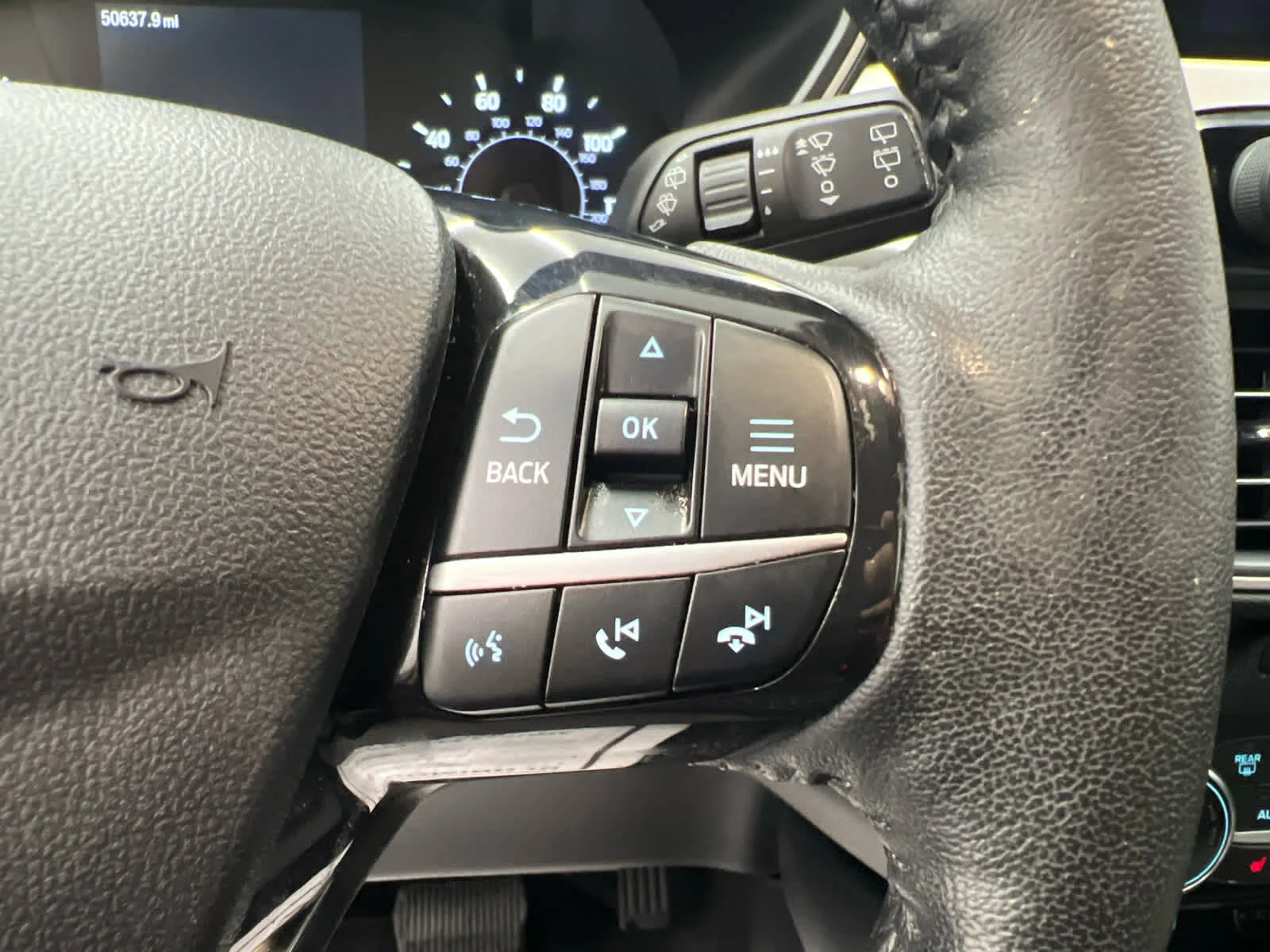 Used 2021 Oxford White Ford SE image 15