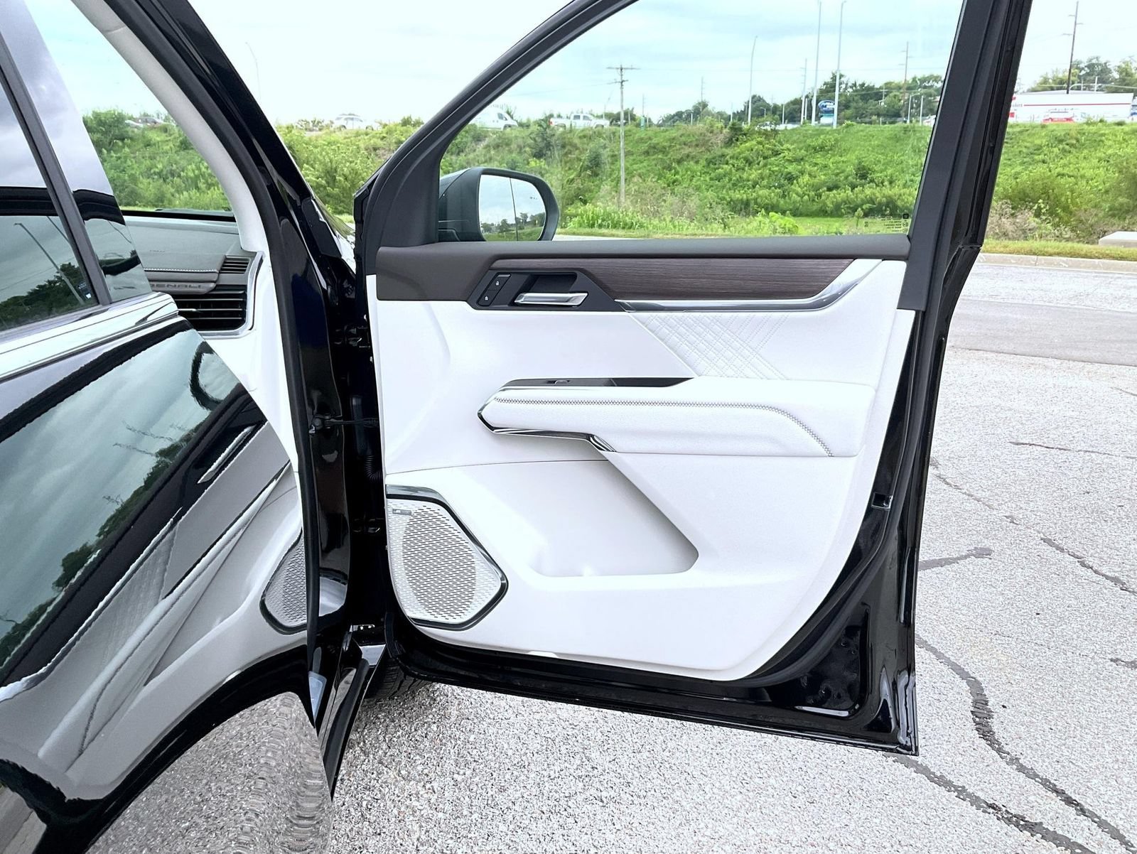 2027 GMC Acadia Denali - Photo 16