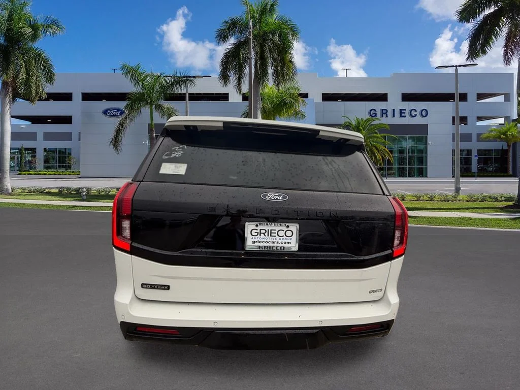 New 2027 Star White Metallic Tri-Coat Ford Platinum image 6