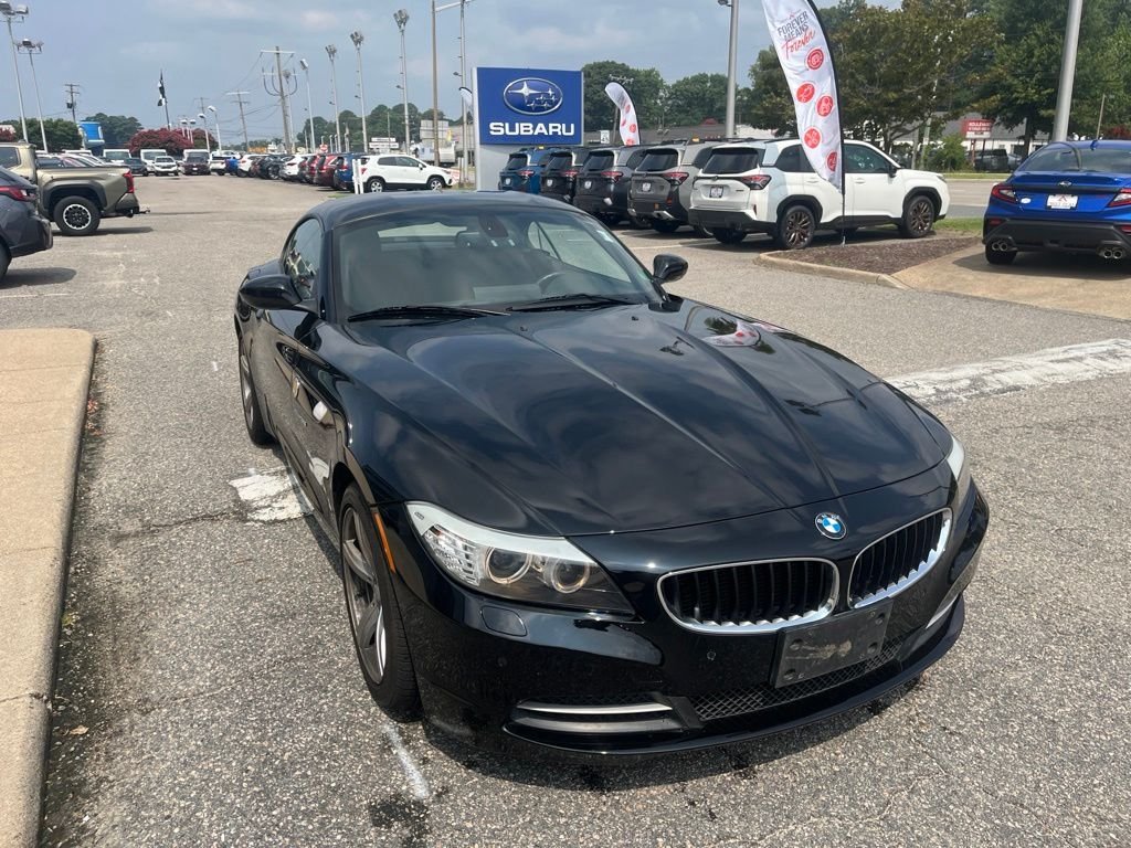 Used 2009 Black BMW sDrive30i image 2