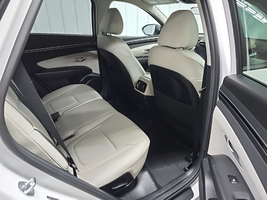 Used 2023 White Hyundai SEL image 20