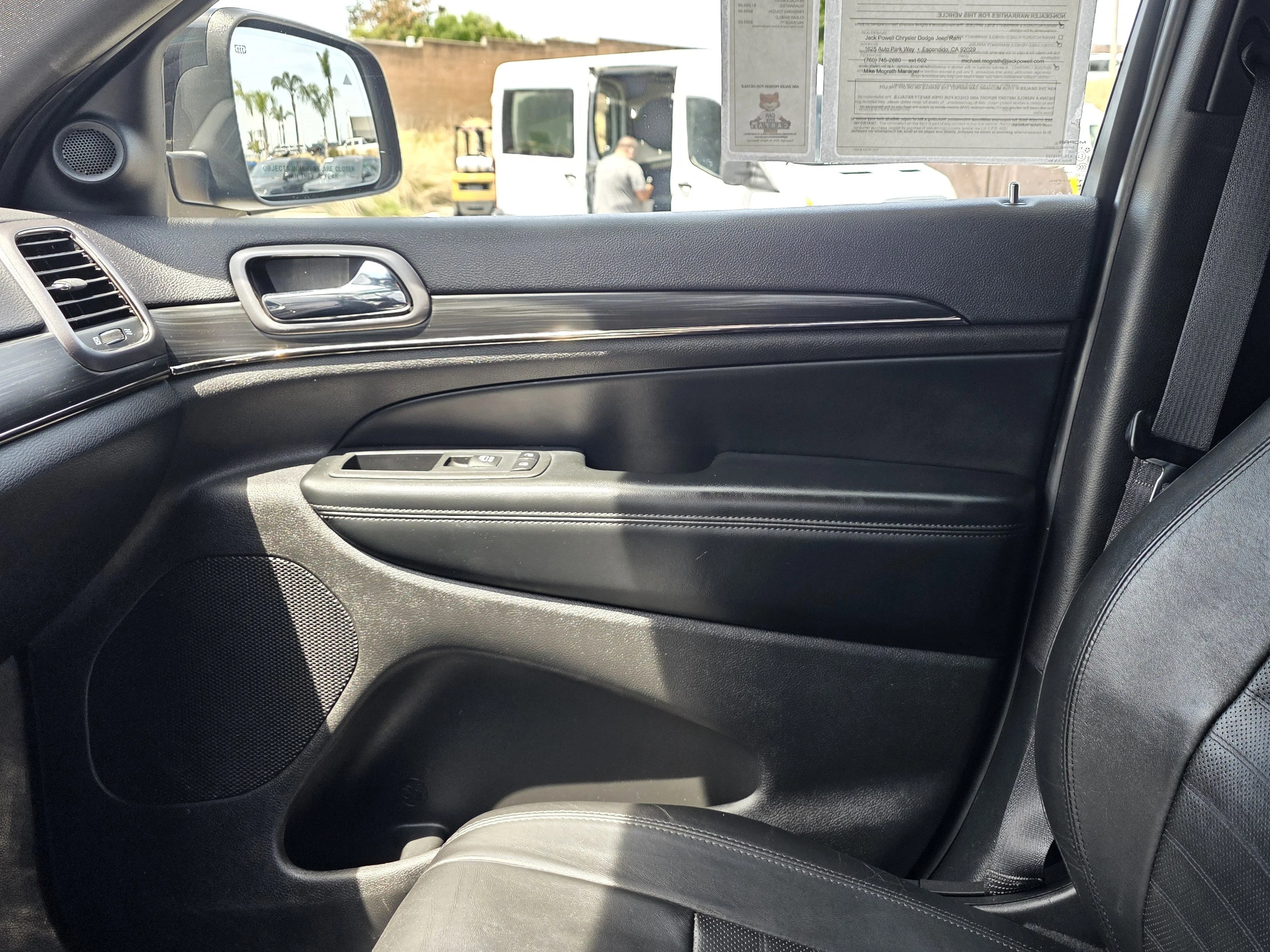 Used 2020 Diamond Black Jeep Limited image 13