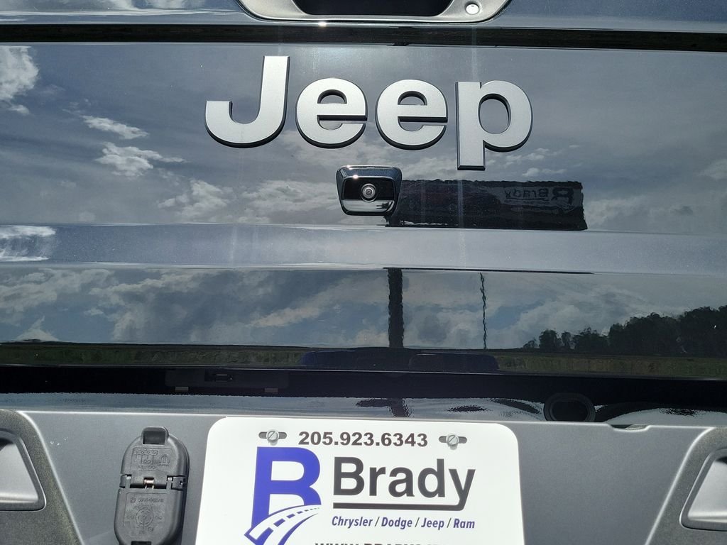 New 2025 Black Clear-Coat Exterior Paint Jeep Sport S image 31