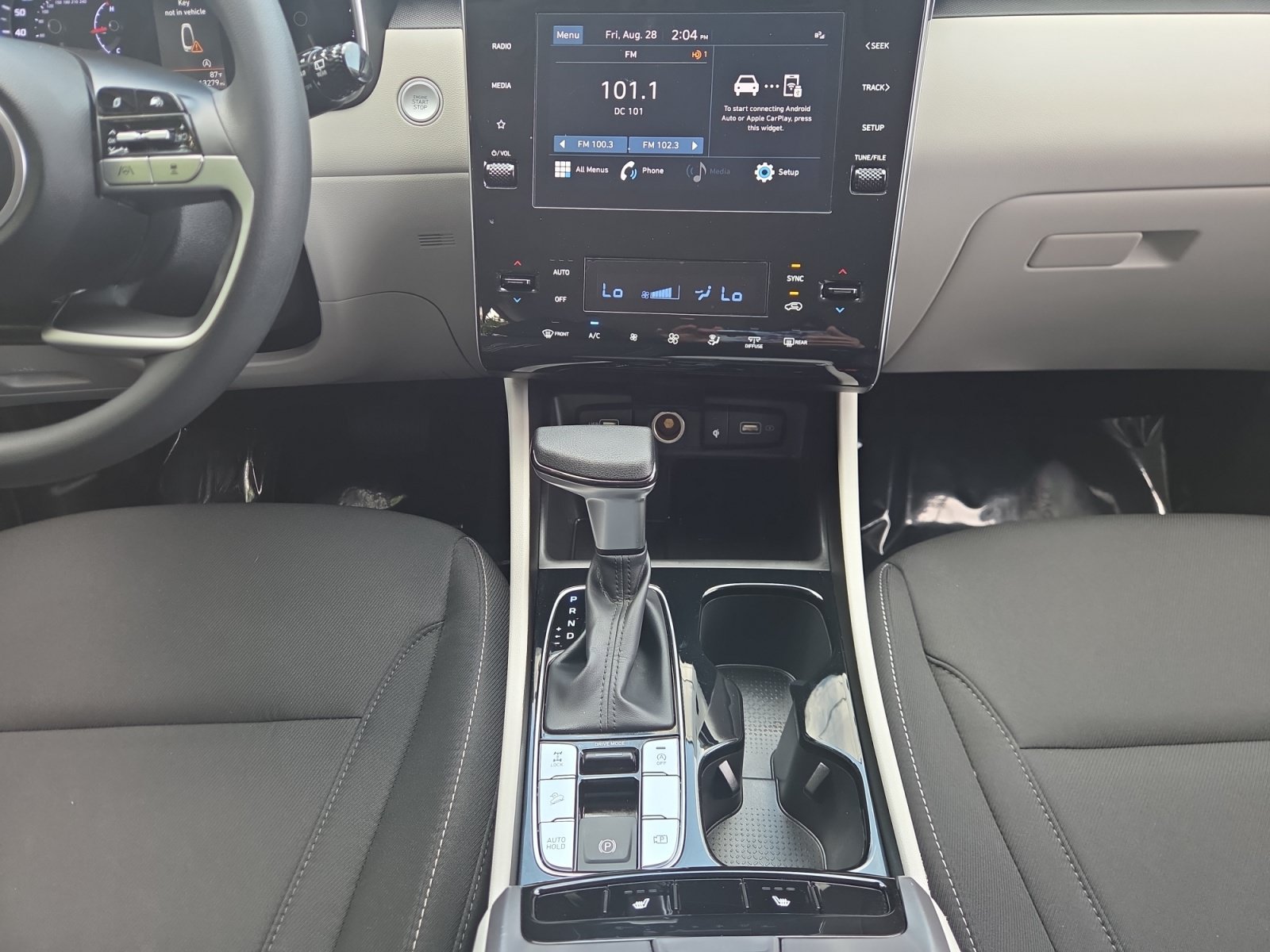 Used 2024 White Pearl Hyundai SEL image 17