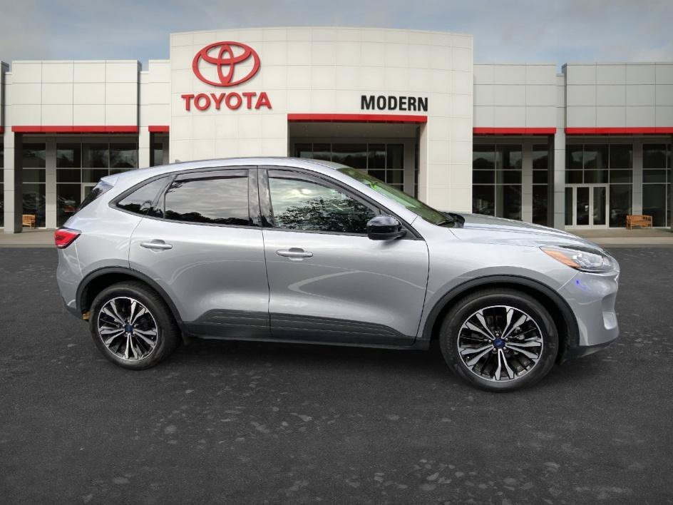 Used 2022 Silver Metallic Ford SE image 16