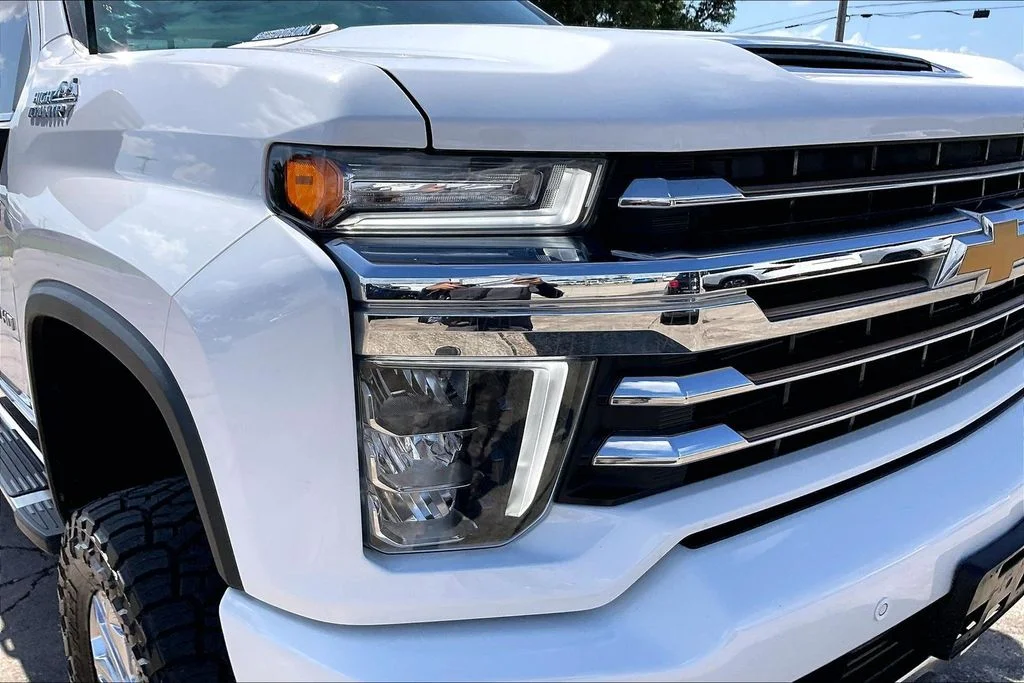 Used 2023 White Chevrolet High Country image 32