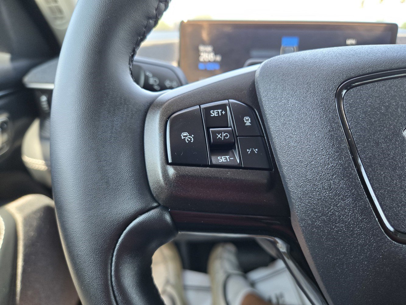 Used 2024 White Ford Premium image 23