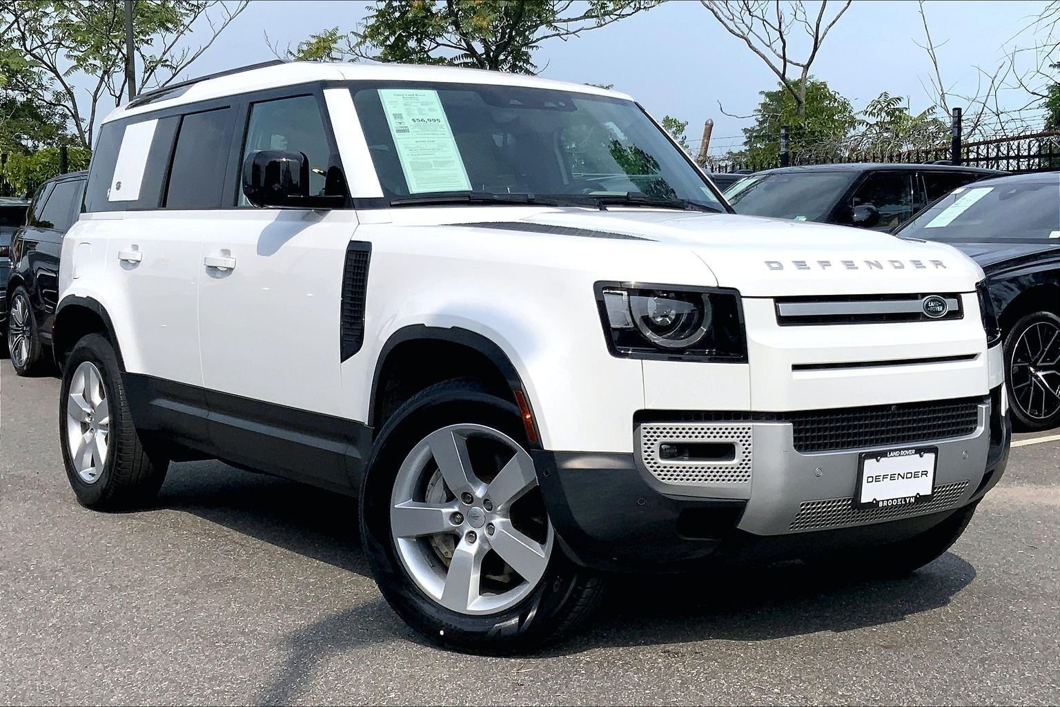 Used 2024 Fuji White Land Rover S image 2