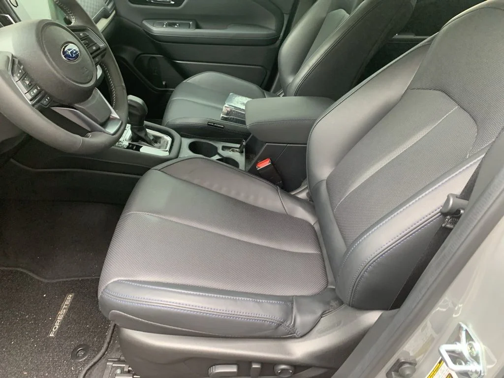 Used 2025 Gray Subaru Limited image 3