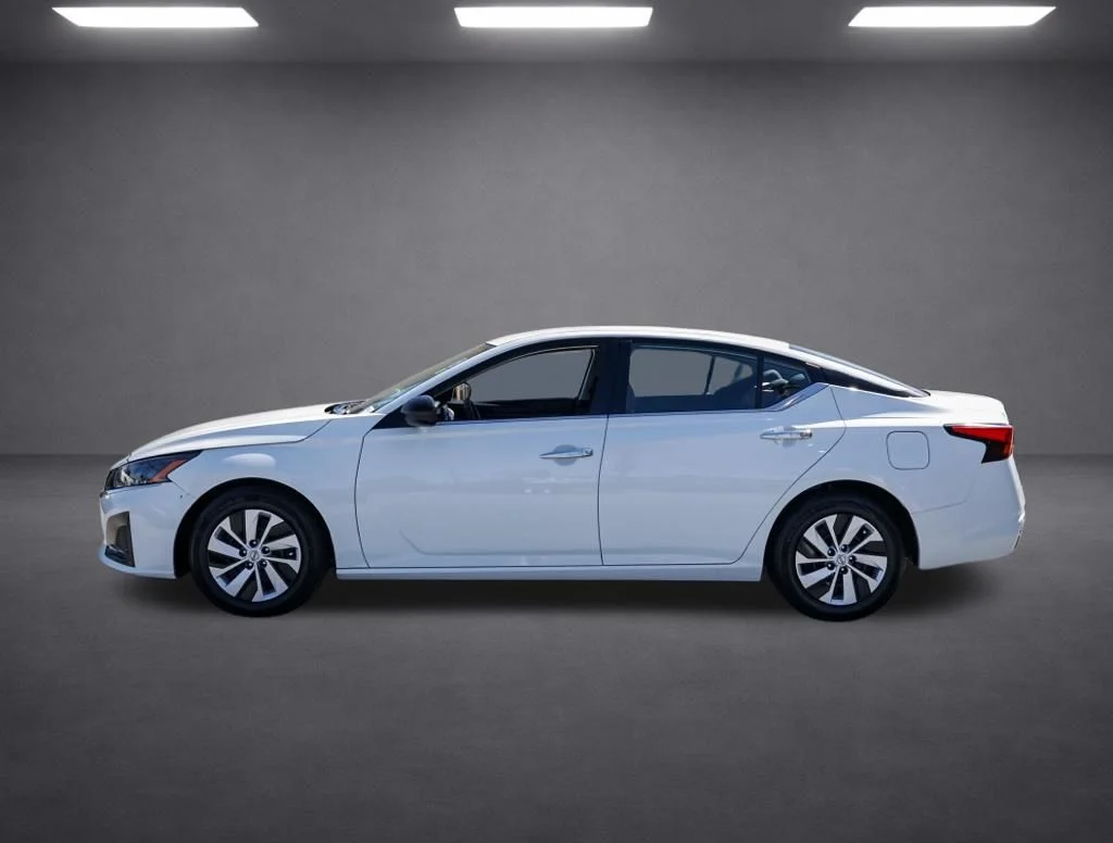 Used 2024 White Nissan 2.5 S image 6