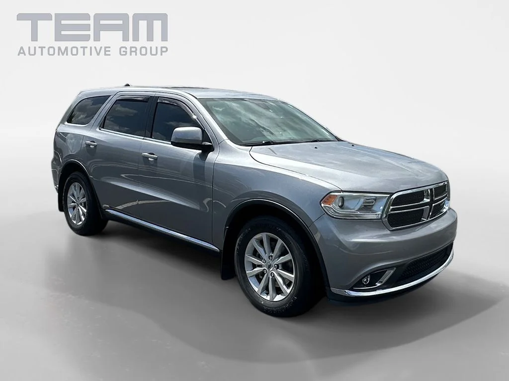 Used 2019 Silver Dodge SXT image 1