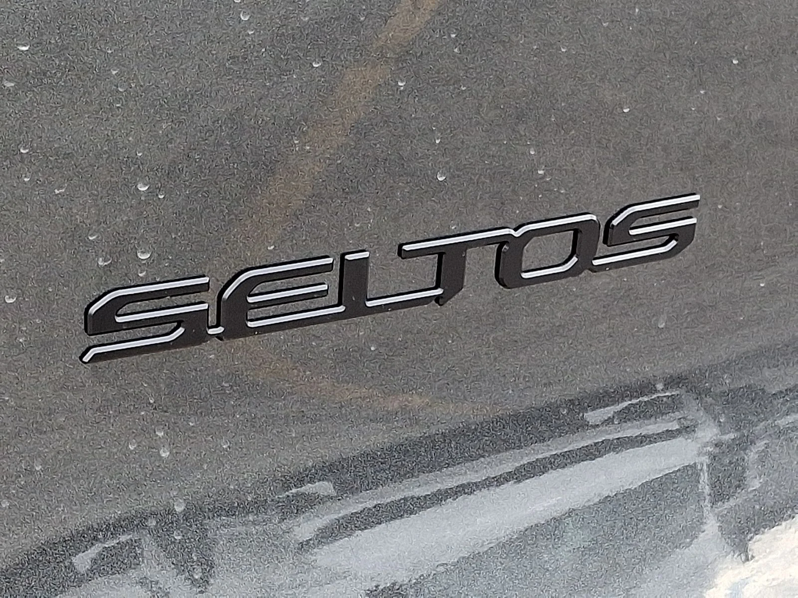 New 2027 Gray Kia X-Line S image 22