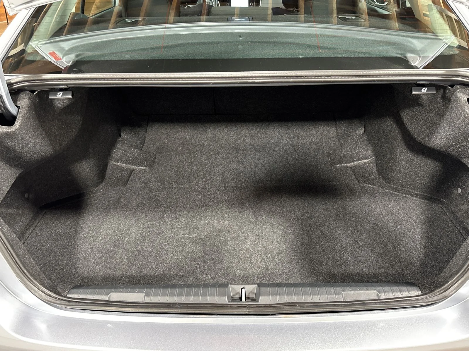 Used 2024 Ice Silver Metallic Subaru Premium image 29