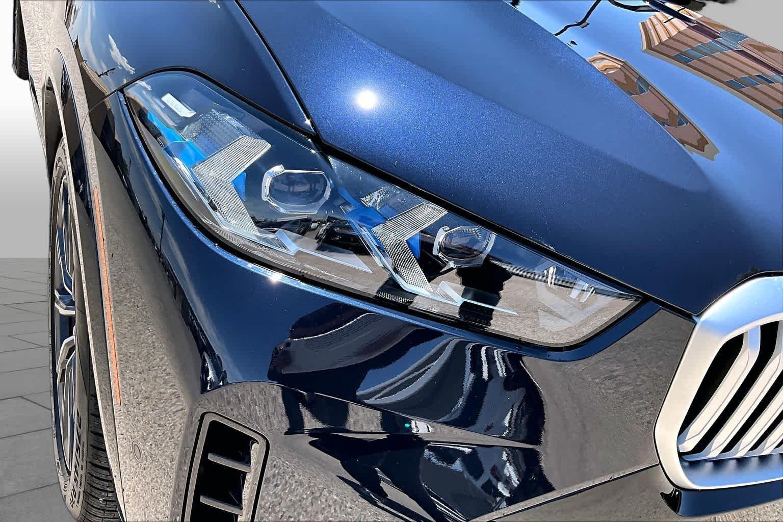New 2026 Carbon Black Metallic BMW xDrive50e image 13