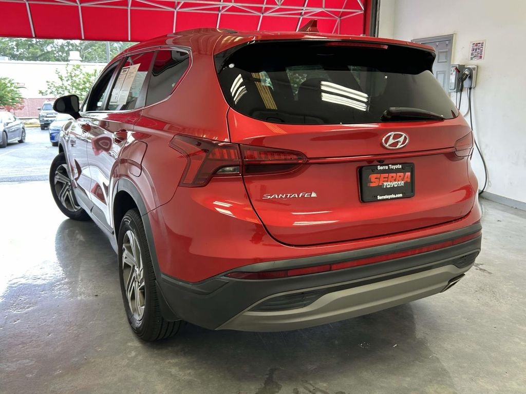 Used 2023 Red Hyundai SE image 5