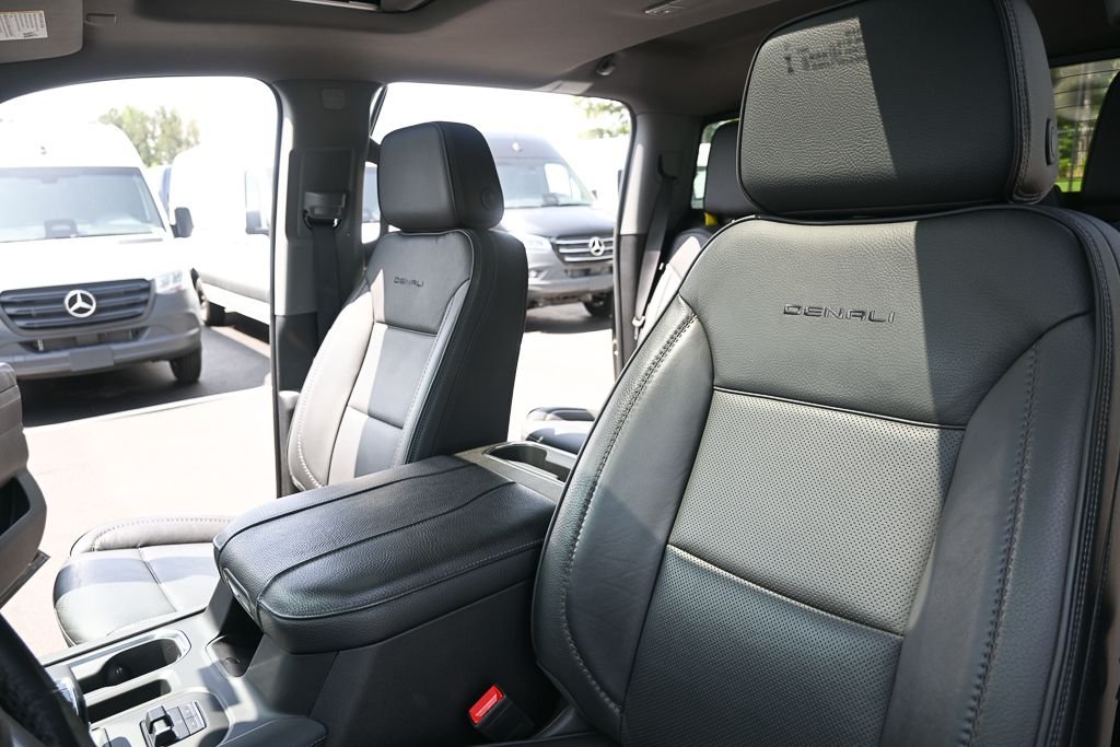 Used 2023 Black GMC Denali image 5