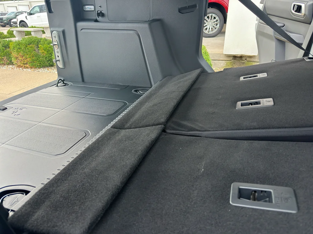 New 2026 Avalanche Gray Ford Badlands® image 37
